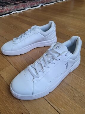 On Running The Roger Advantage Sneakers